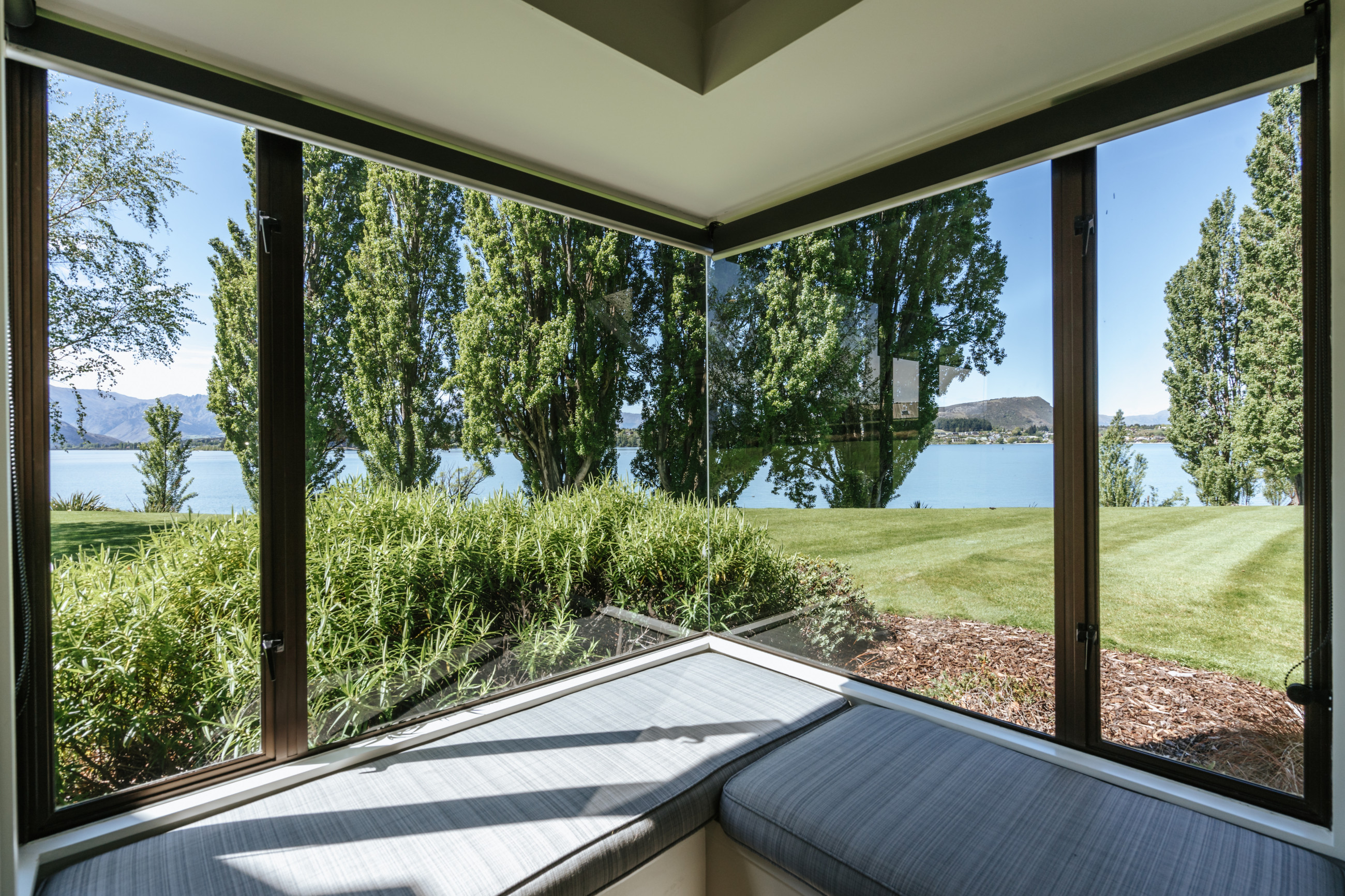 Edgewater's Hotel's Apartment with Lake View