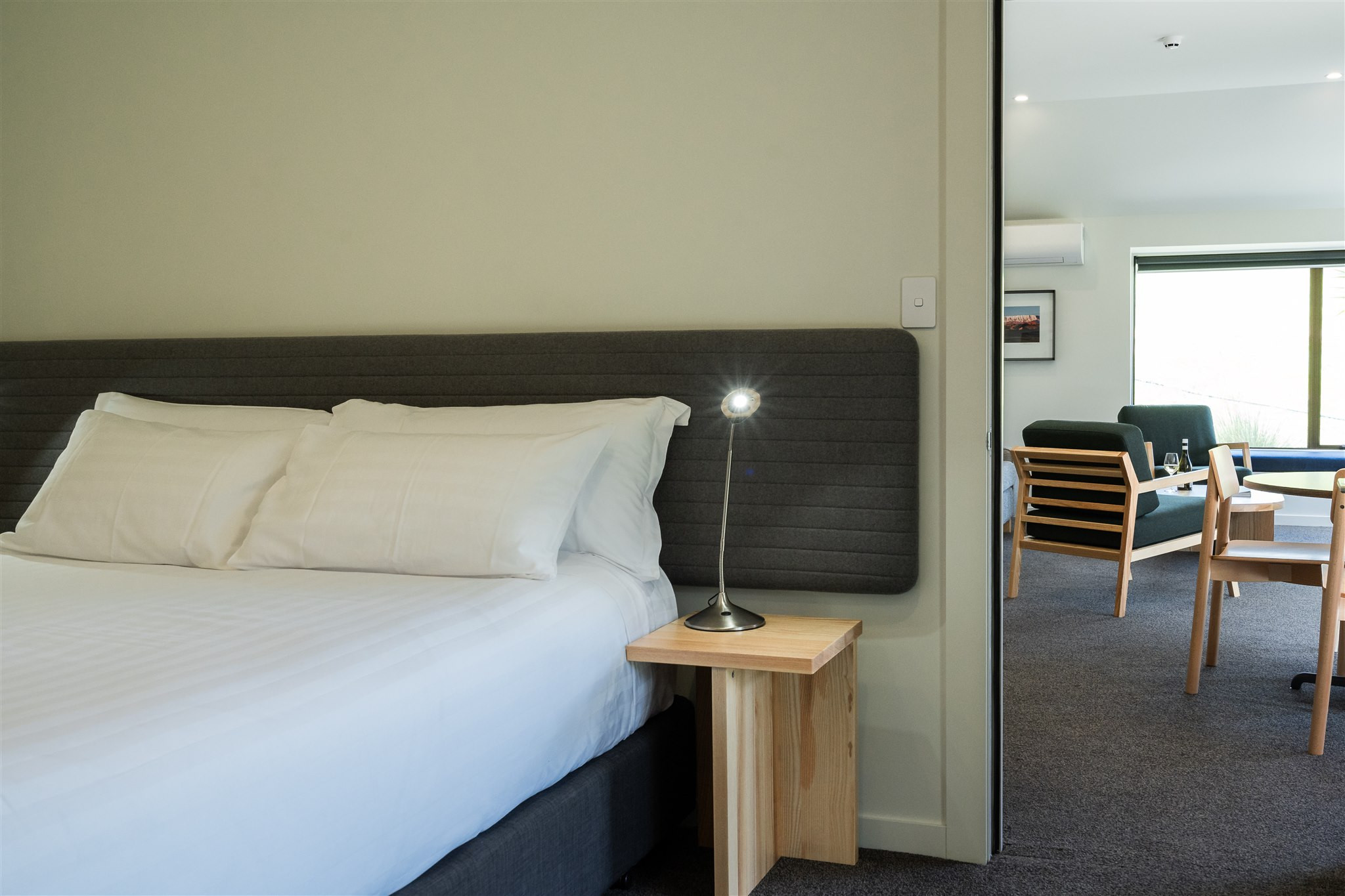 Wanaka accommodation at Edgewater Hotel