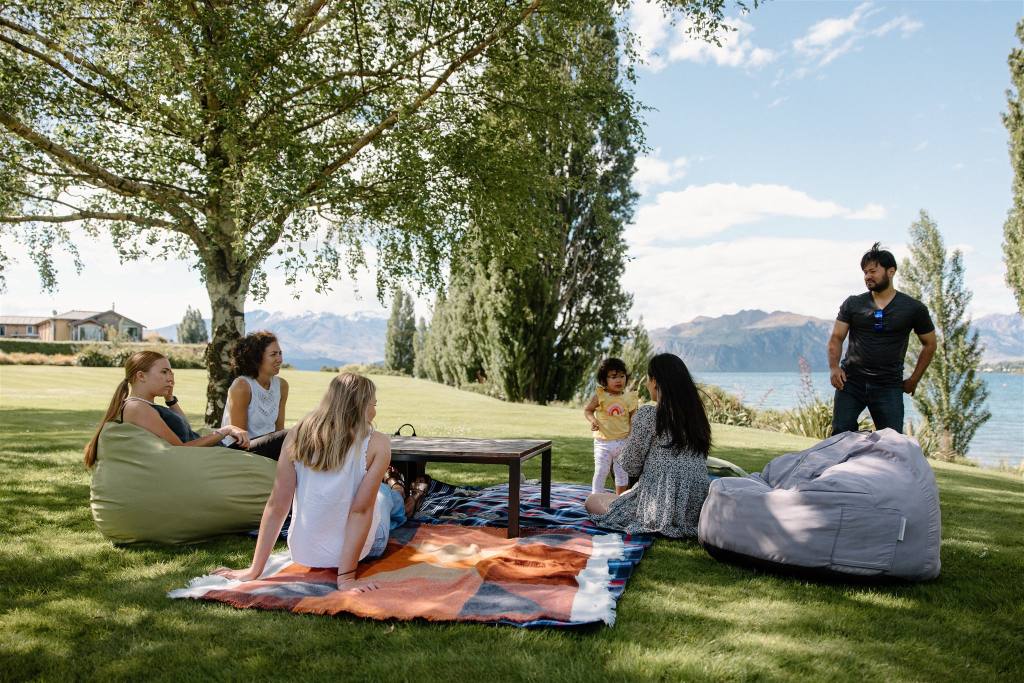 Edgewater Hotel offers dinner in Wanaka with stunning lakefront views