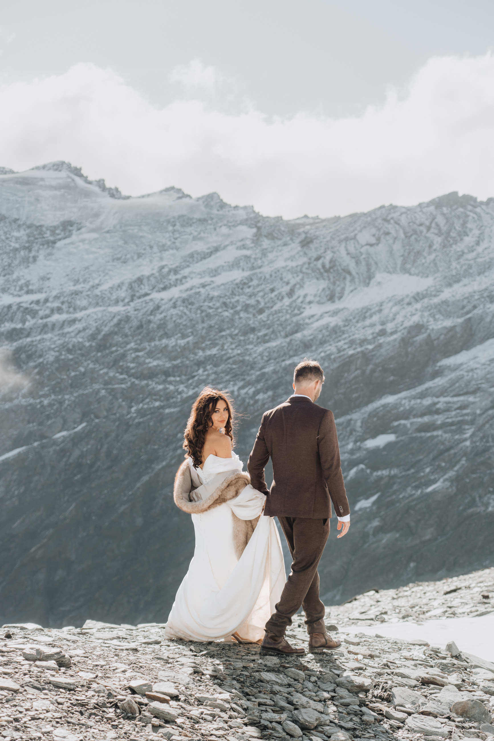 A&J's mountain wedding photoshop on Black Peak in Wanaka