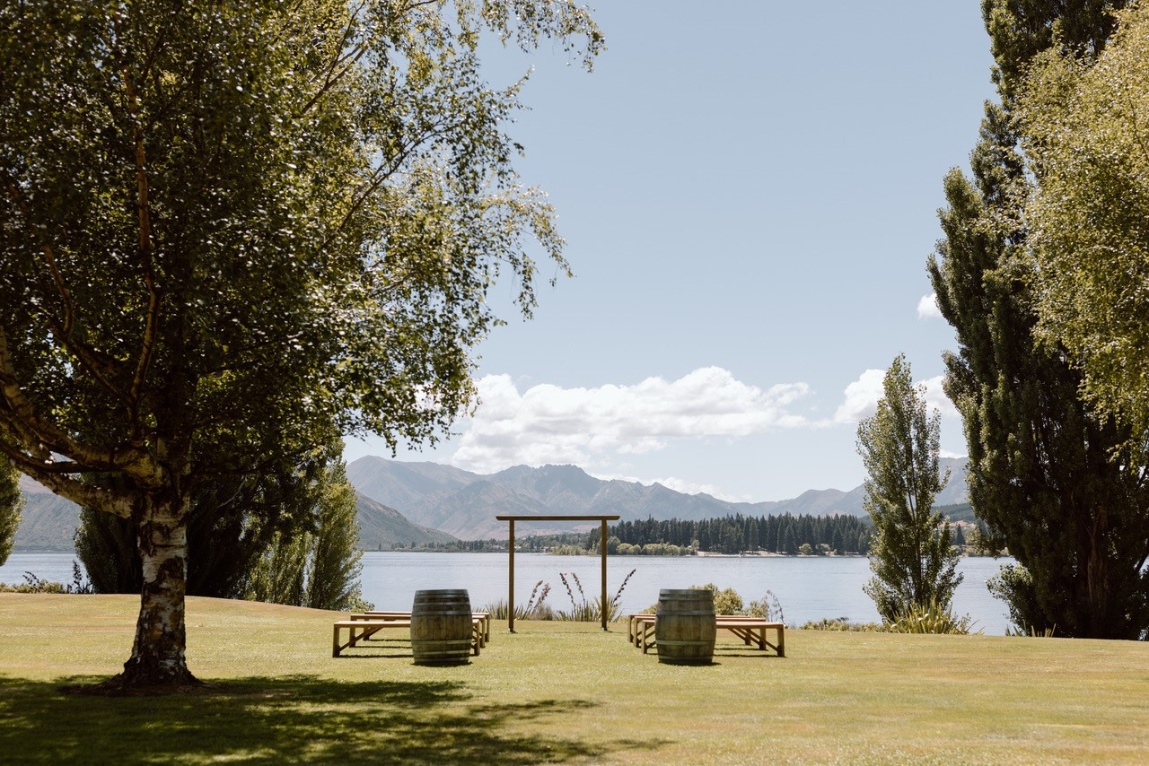 Wedding venues nz: Edgewater Lake Wanaka